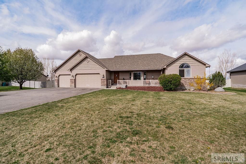 Image 3 of property listing at 11121 N 40 E, Idaho Falls, ID 83401