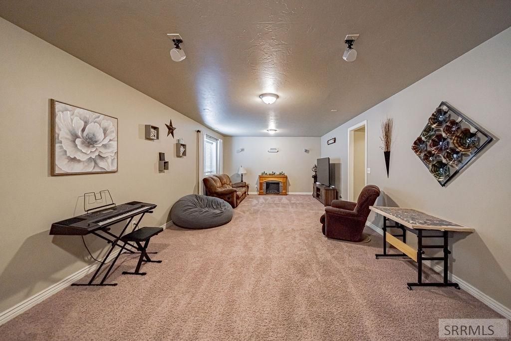 Image 47 of property listing at 11121 N 40 E, Idaho Falls, ID 83401