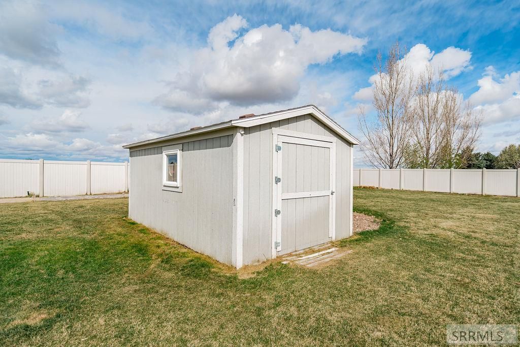 Image 70 of property listing at 11121 N 40 E, Idaho Falls, ID 83401