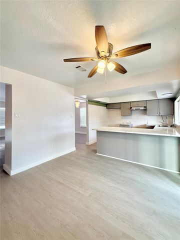 12210 Cliffgate Drive, Houston, TX 77072