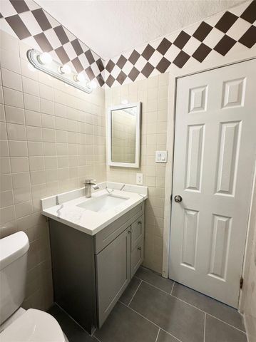 12210 Cliffgate Drive, Houston, TX 77072