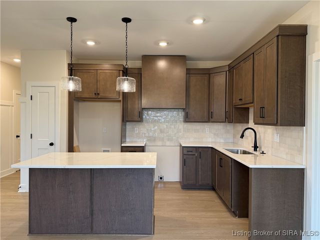 4657 Red Tail Ridge 240, Jeffersonville, IN 47130