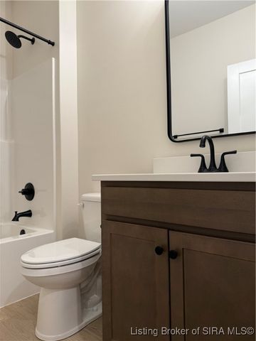 4657 Red Tail Ridge 240, Jeffersonville, IN 47130