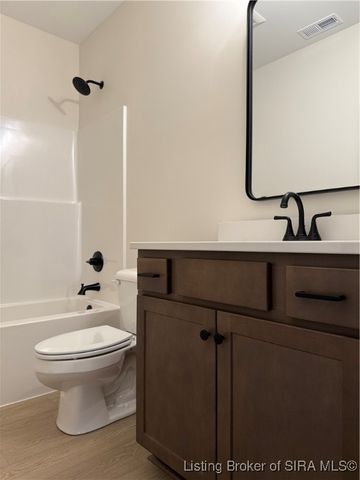 4657 Red Tail Ridge 240, Jeffersonville, IN 47130