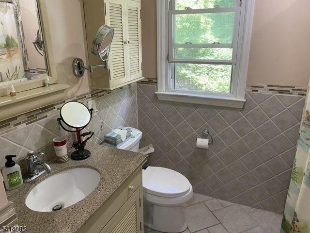 15 Main St, Glen Gardner Boro, NJ 08826