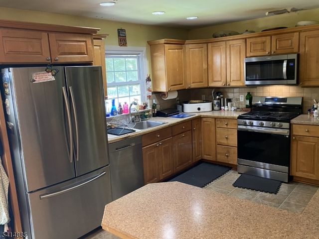 15 Main St, Glen Gardner Boro, NJ 08826