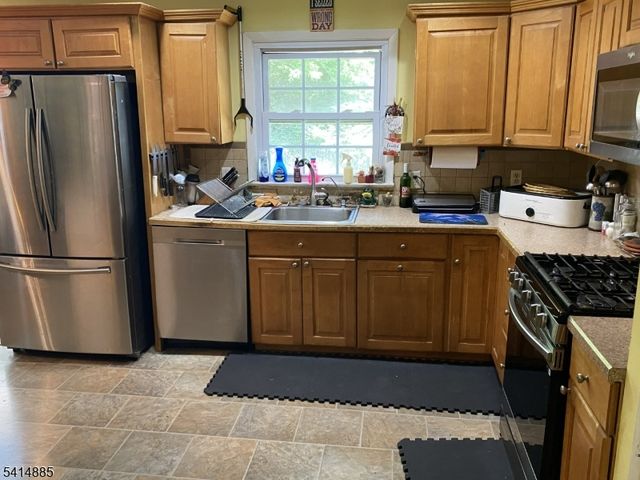 15 Main St, Glen Gardner Boro, NJ 08826