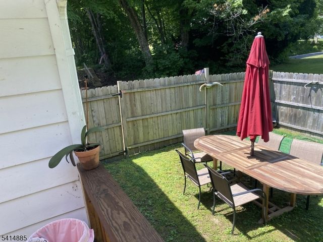 15 Main St, Glen Gardner Boro, NJ 08826