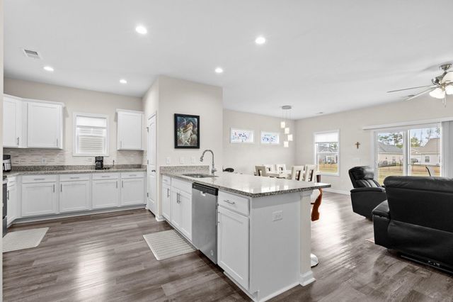 953 Oak Hollow St., Longs, SC 29568