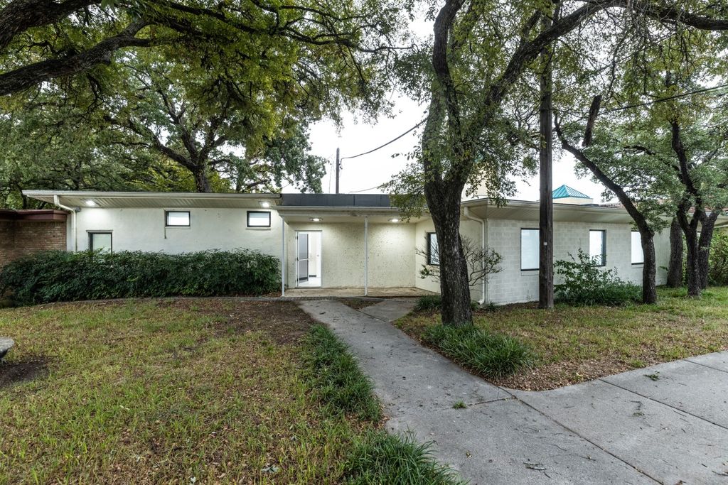 112 Denver Trail, Azle, TX 76020