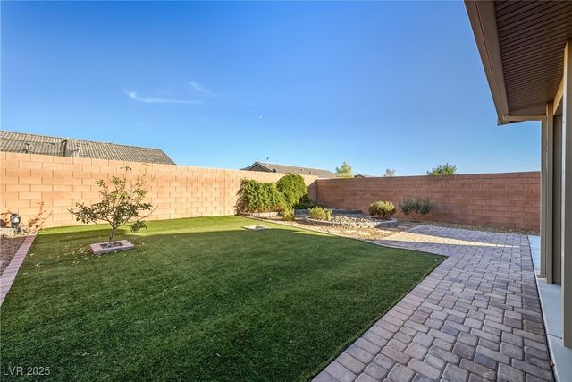 31 Weeping Willow Court, Pahrump, NV 89048