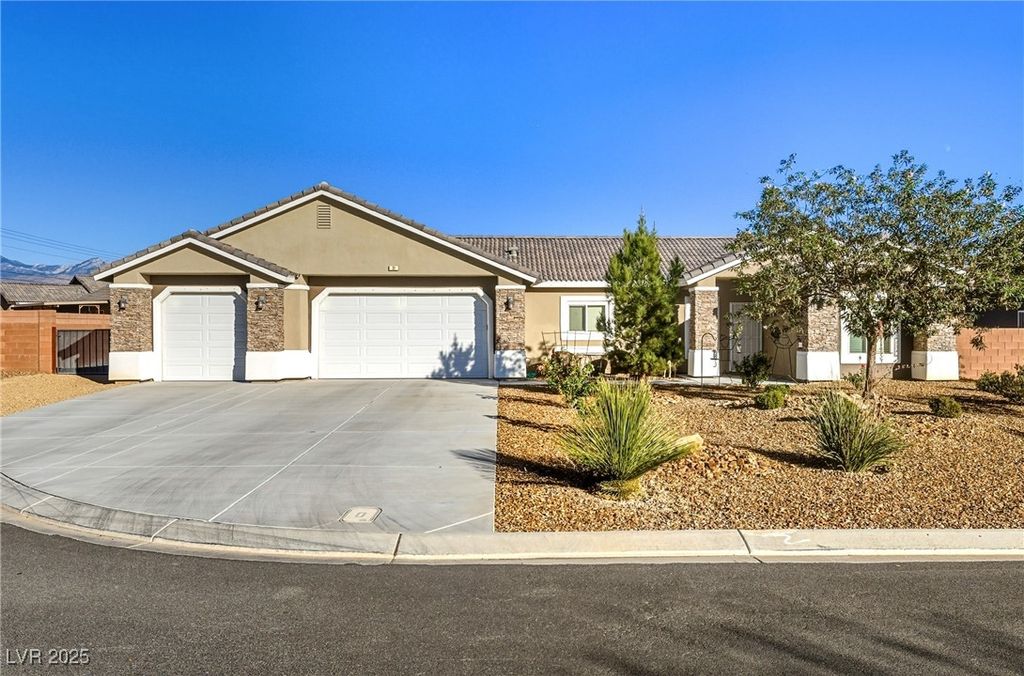 31 Weeping Willow Court, Pahrump, NV 89048