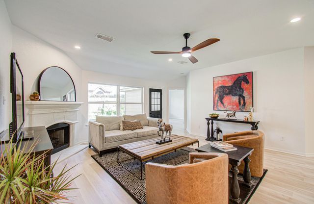 2030 Creek Shore Lane, Pearland, TX 77581