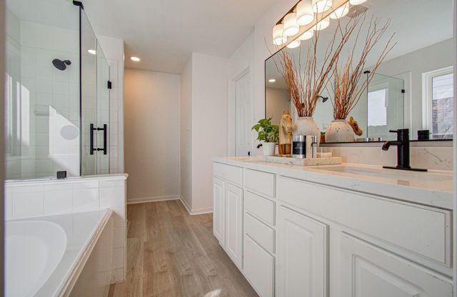 2030 Creek Shore Lane, Pearland, TX 77581