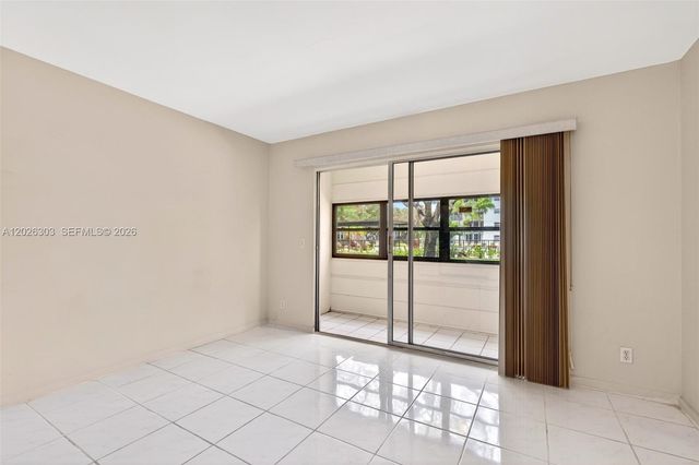 1400 SW 124th Ter 111Q, Pembroke Pines, FL 33027