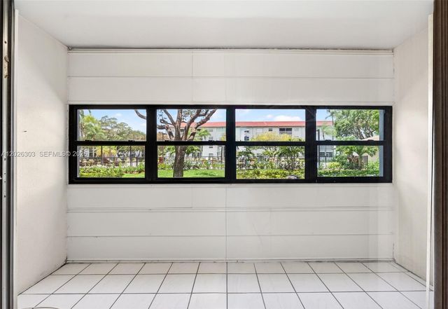 1400 SW 124th Ter 111Q, Pembroke Pines, FL 33027