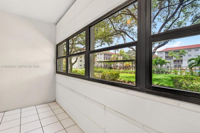 1400 SW 124th Ter 111Q, Pembroke Pines, FL 33027