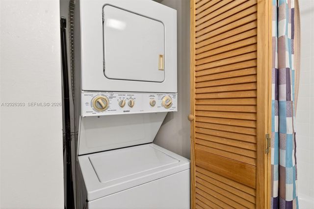 1400 SW 124th Ter 111Q, Pembroke Pines, FL 33027