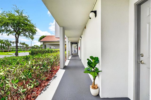 1400 SW 124th Ter 111Q, Pembroke Pines, FL 33027