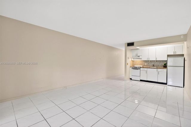 1400 SW 124th Ter 111Q, Pembroke Pines, FL 33027
