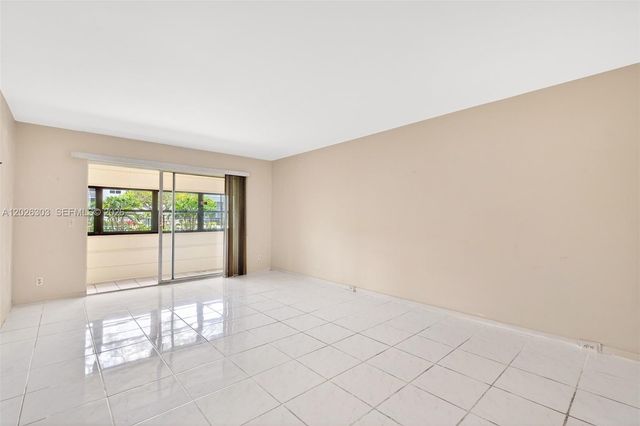 1400 SW 124th Ter 111Q, Pembroke Pines, FL 33027