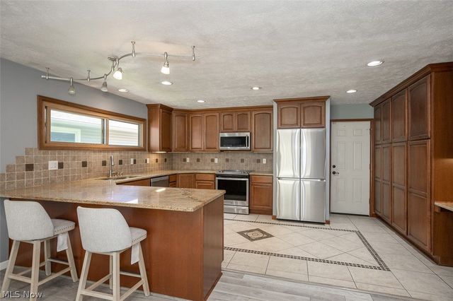 522 Merrimak Drive, Berea, OH 44017