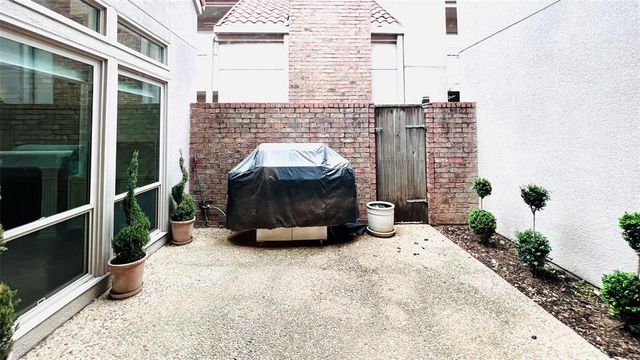 4520 Glenwick Lane, Dallas, TX 75205