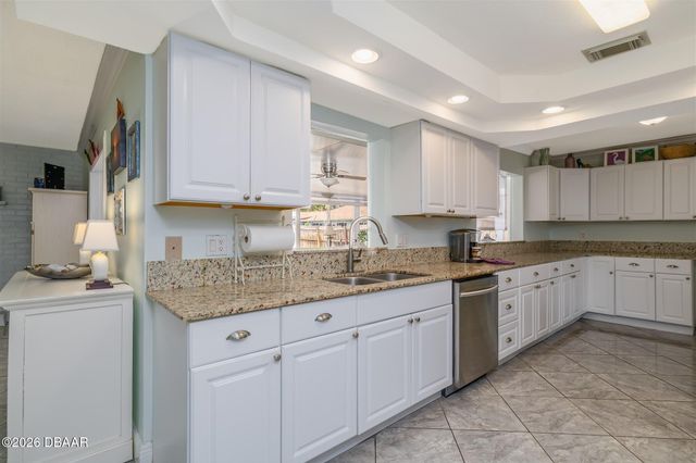 2948 Lantern Drive, South Daytona, FL 32119