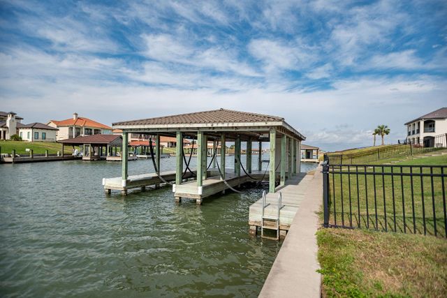230 Chateau Way, Port O Connor, TX 77982