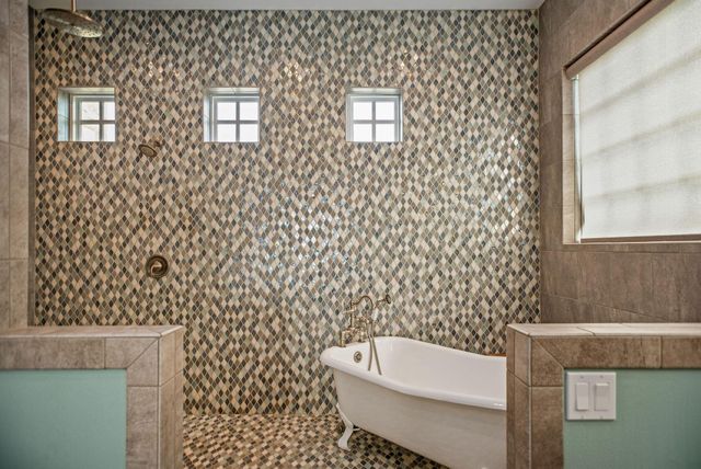 230 Chateau Way, Port O Connor, TX 77982