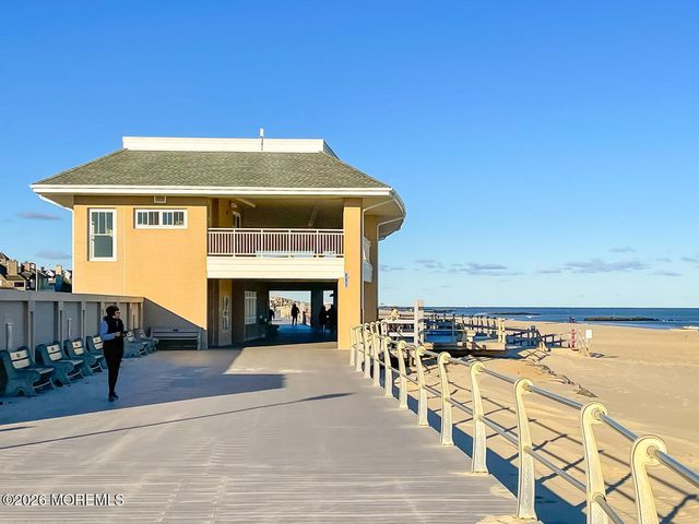 2007 Ocean Avenue N, Spring Lake, NJ 07762