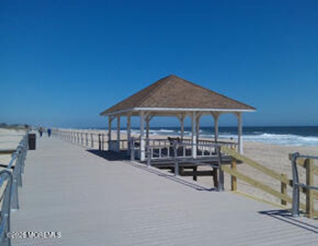 2007 Ocean Avenue N, Spring Lake, NJ 07762