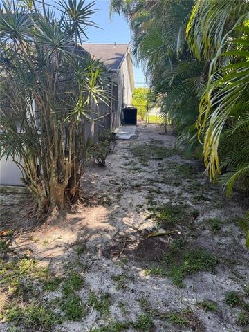 1325 28th ST, Cape Coral, FL 33914