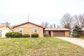 121 Blanc Lee Drive, Belleville, IL 62226