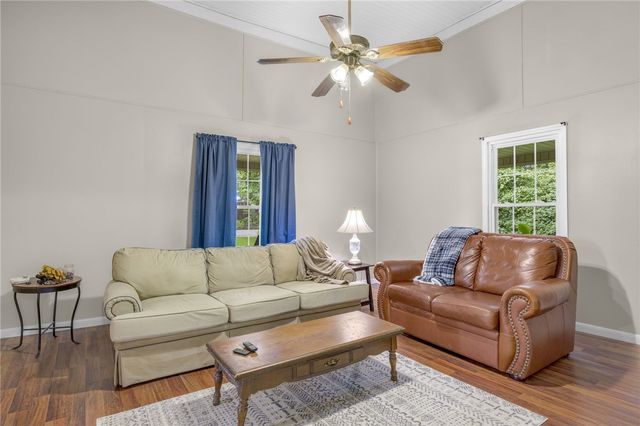 310 Edgemont Avenue, Liberty, SC 29657