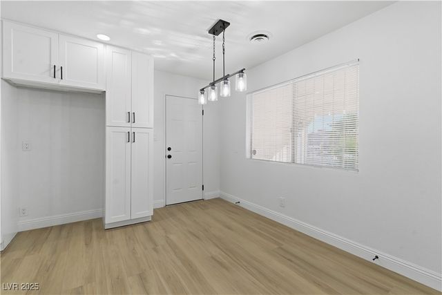 5250 Vicksburg Avenue, Las Vegas, NV 89122