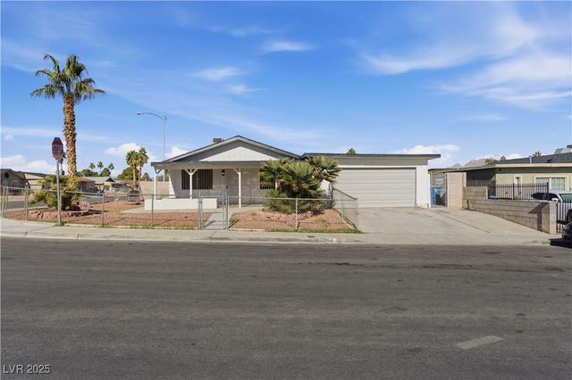 5250 Vicksburg Avenue, Las Vegas, NV 89122