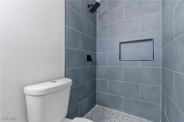 5250 Vicksburg Avenue, Las Vegas, NV 89122