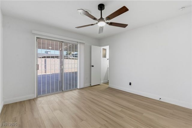 5250 Vicksburg Avenue, Las Vegas, NV 89122