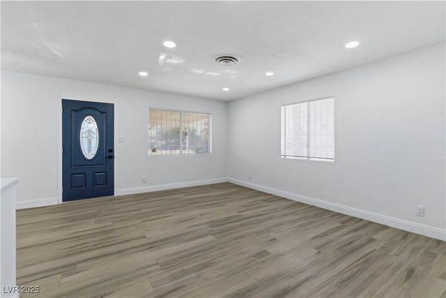 5250 Vicksburg Avenue, Las Vegas, NV 89122