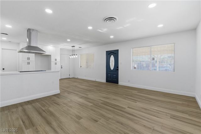 5250 Vicksburg Avenue, Las Vegas, NV 89122