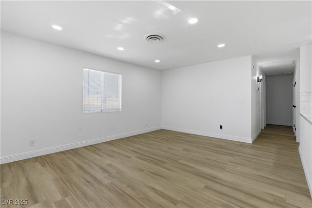 5250 Vicksburg Avenue, Las Vegas, NV 89122