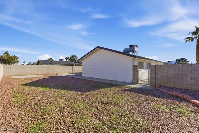 5250 Vicksburg Avenue, Las Vegas, NV 89122