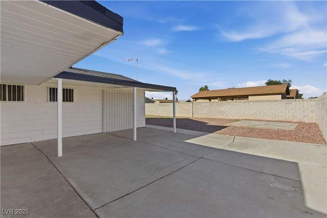 5250 Vicksburg Avenue, Las Vegas, NV 89122