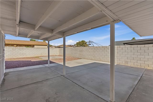 5250 Vicksburg Avenue, Las Vegas, NV 89122