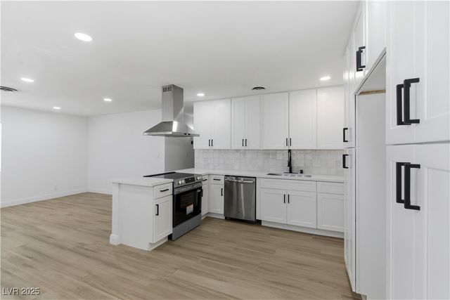 5250 Vicksburg Avenue, Las Vegas, NV 89122