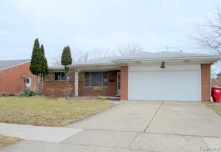 17729 Collinson Avenue, Eastpointe, MI 48021