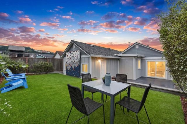 71 Salada Avenue, Pacifica, CA 94044