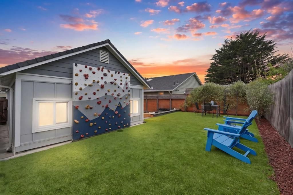 Image 26 of property listing at 71 Salada Avenue, Pacifica, CA 94044