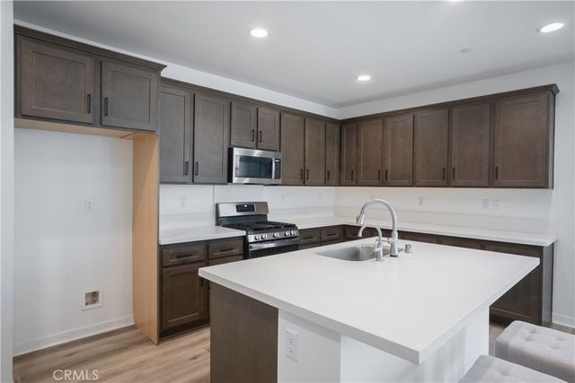 2983 E Halton Paseo, Ontario, CA 91761
